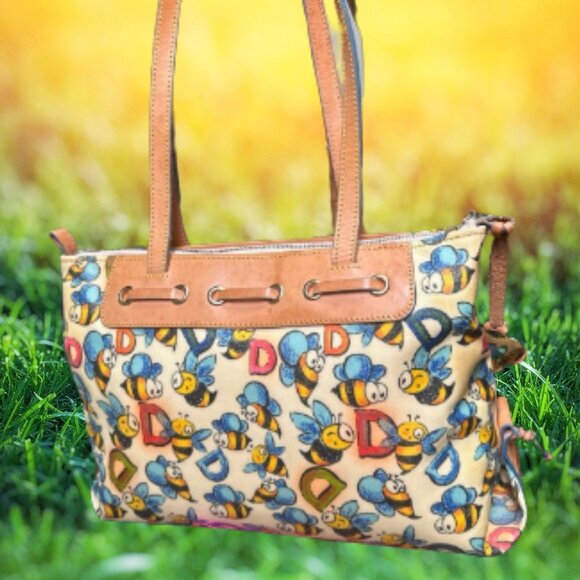 RARE, LIMITED EDITION Dooney & Bourke Bee Bag - Picture 3 of 6